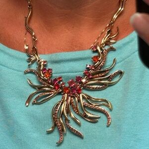 Vintage Elegant Gold and Pink Necklace
